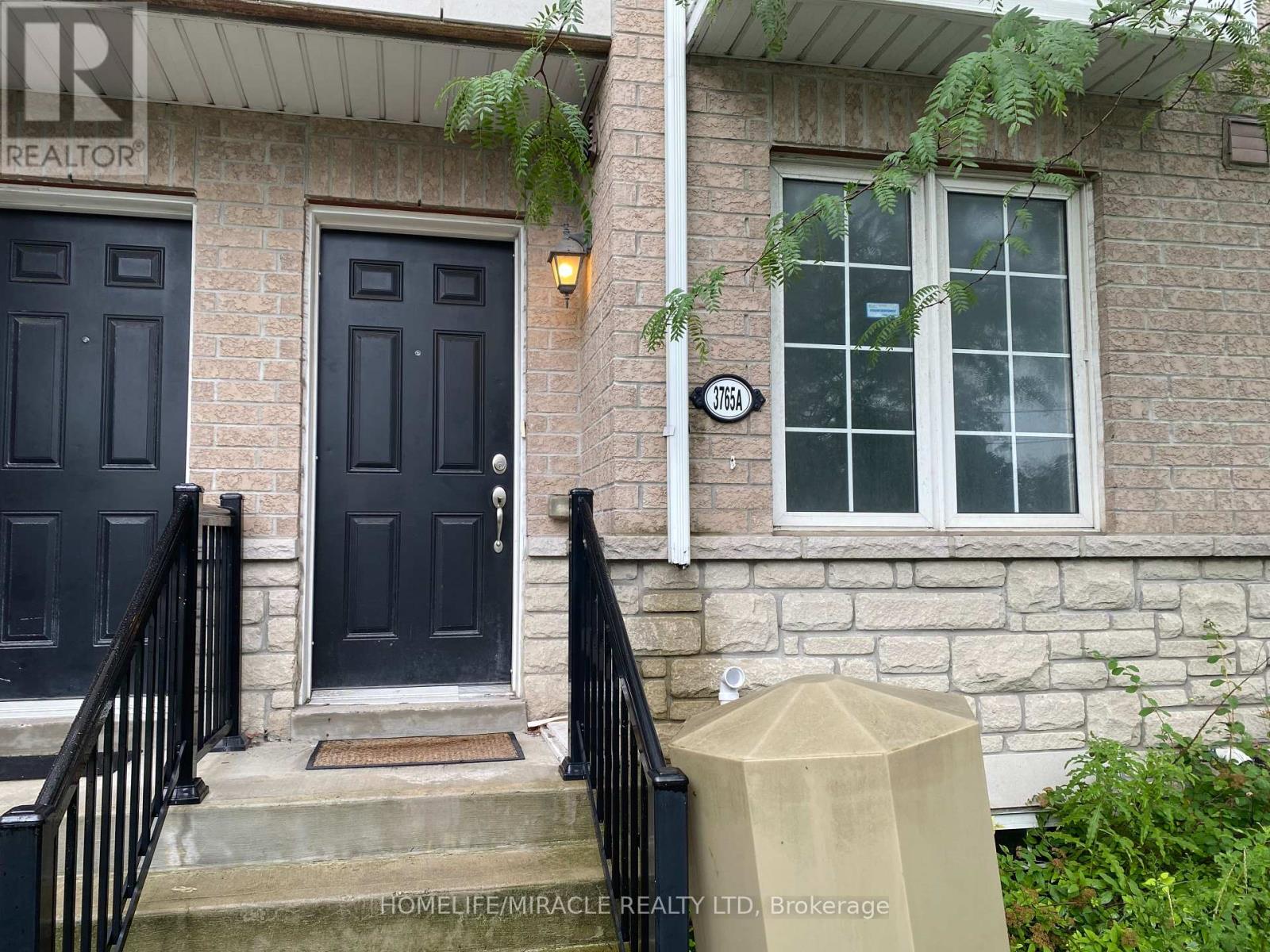 3765A ST. CLAIR AVENUE E Property Photo 1