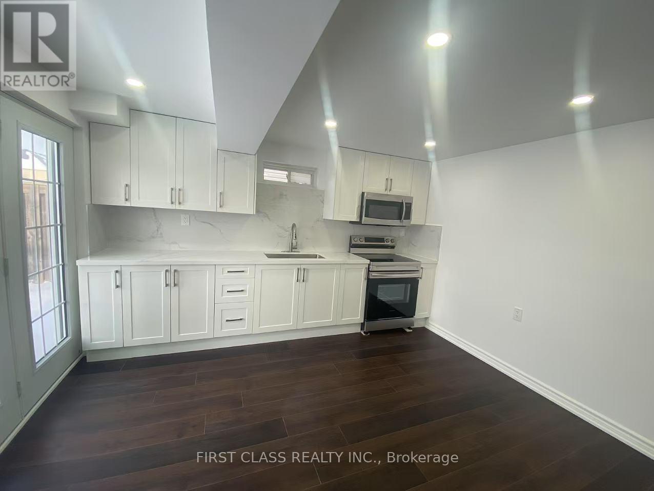 1716 Arborwood Drive Property Photo 2