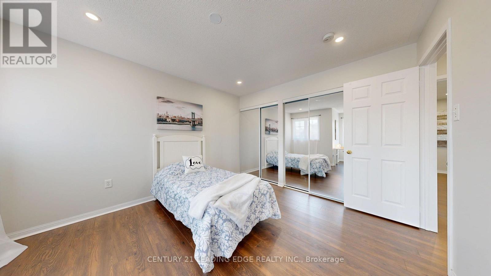 784 Ormond Drive Property Photo 26