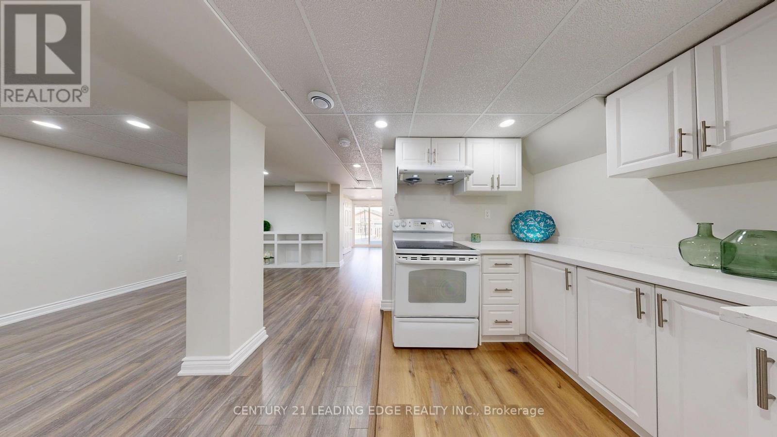 784 Ormond Drive Property Photo 38