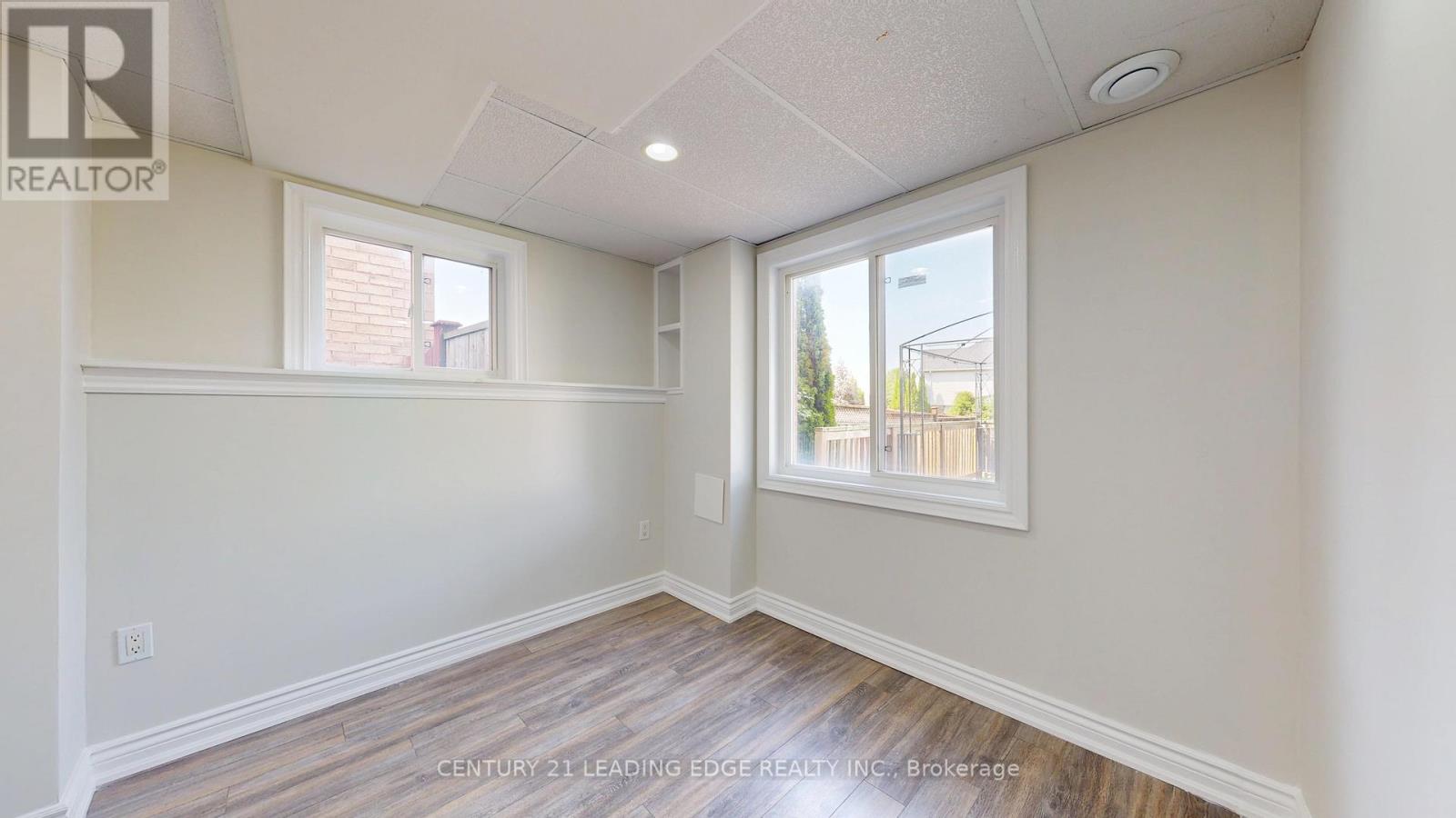 784 Ormond Drive Property Photo 41