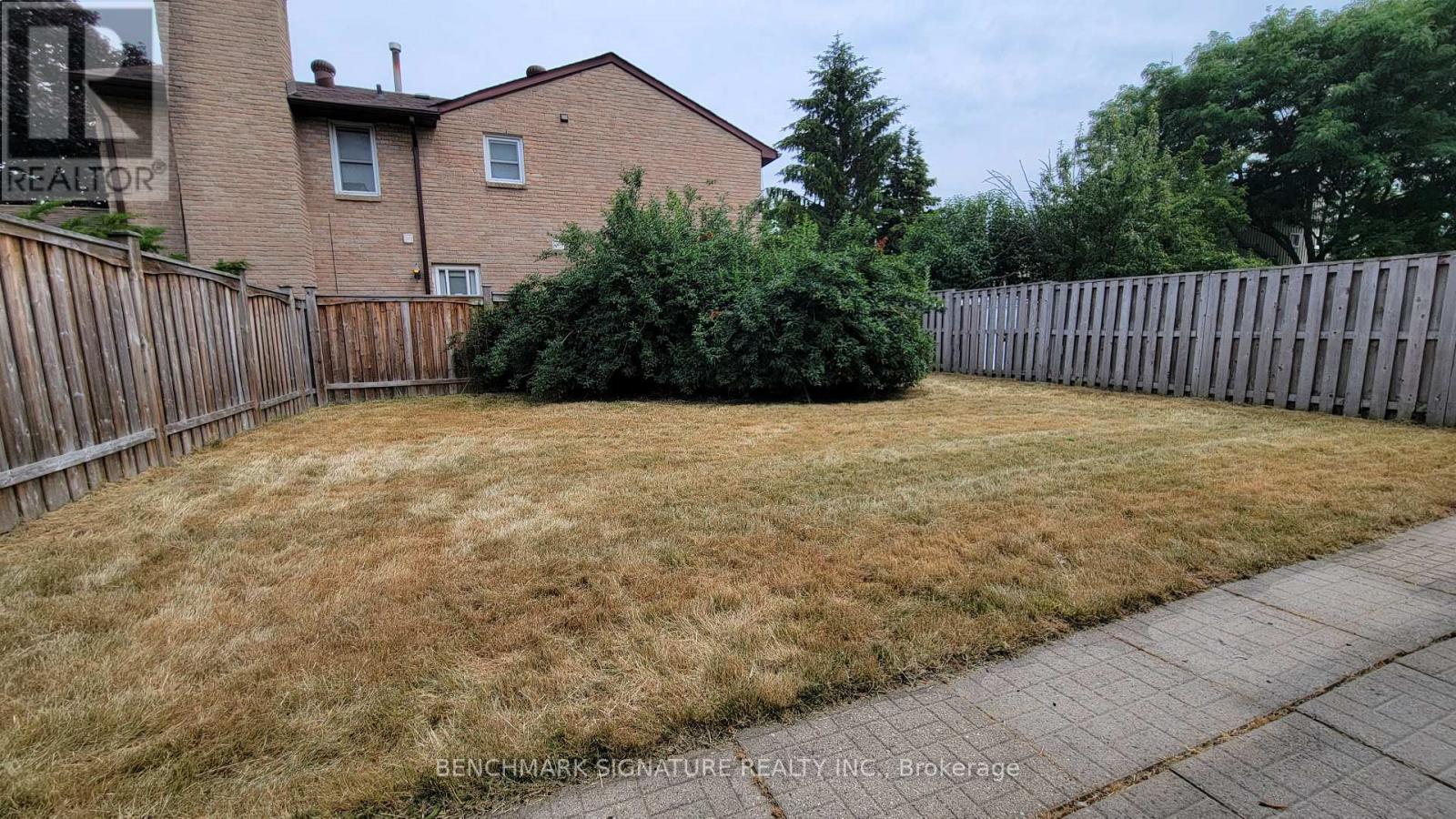 35 Wintermute Boulevard Property Photo 3