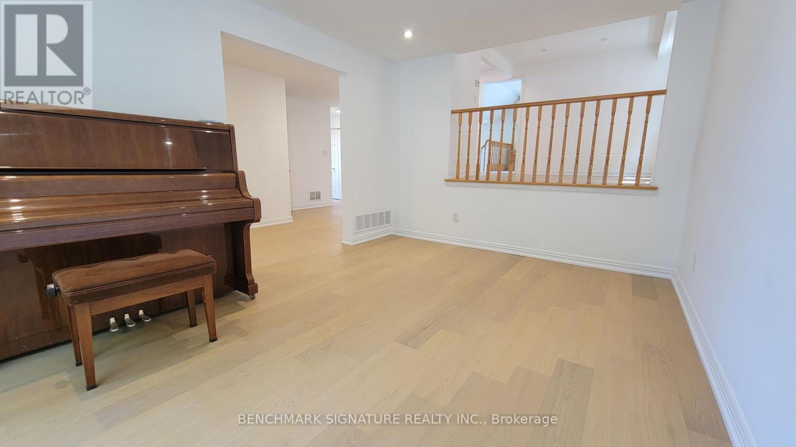 35 Wintermute Boulevard Property Photo 5