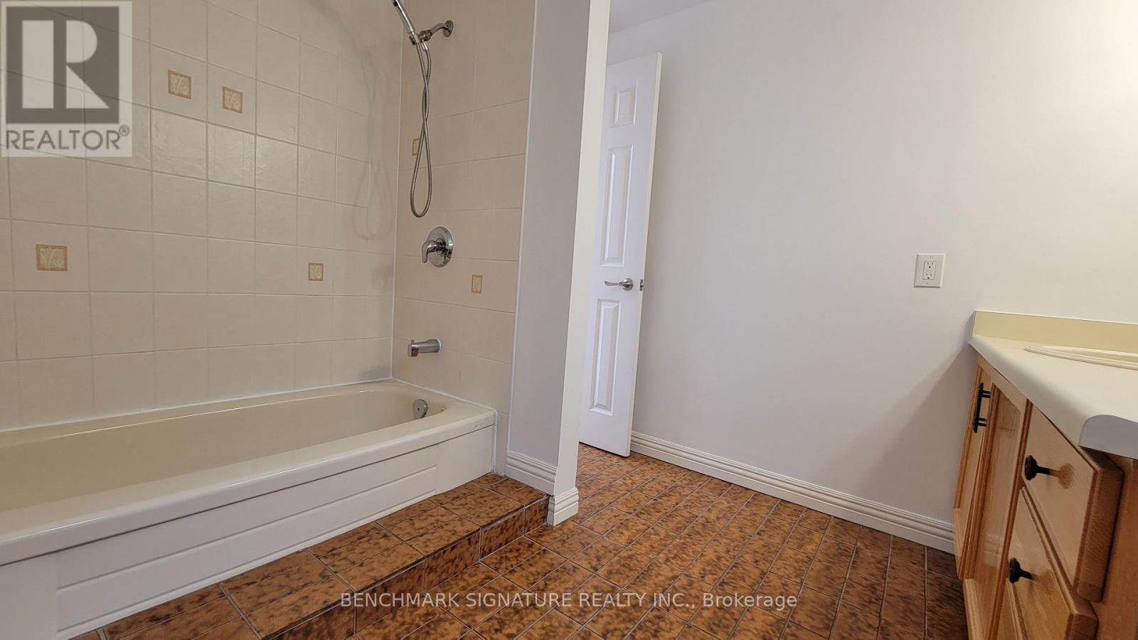 35 Wintermute Boulevard Property Photo 24
