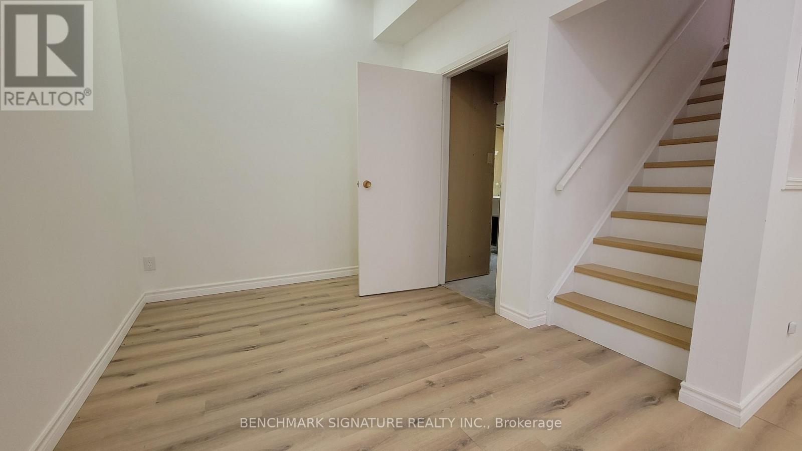 35 Wintermute Boulevard Property Photo 31