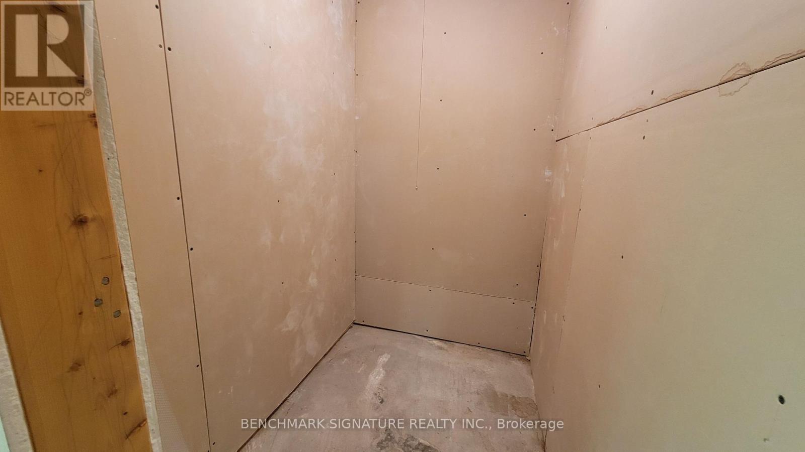 35 Wintermute Boulevard Property Photo 34