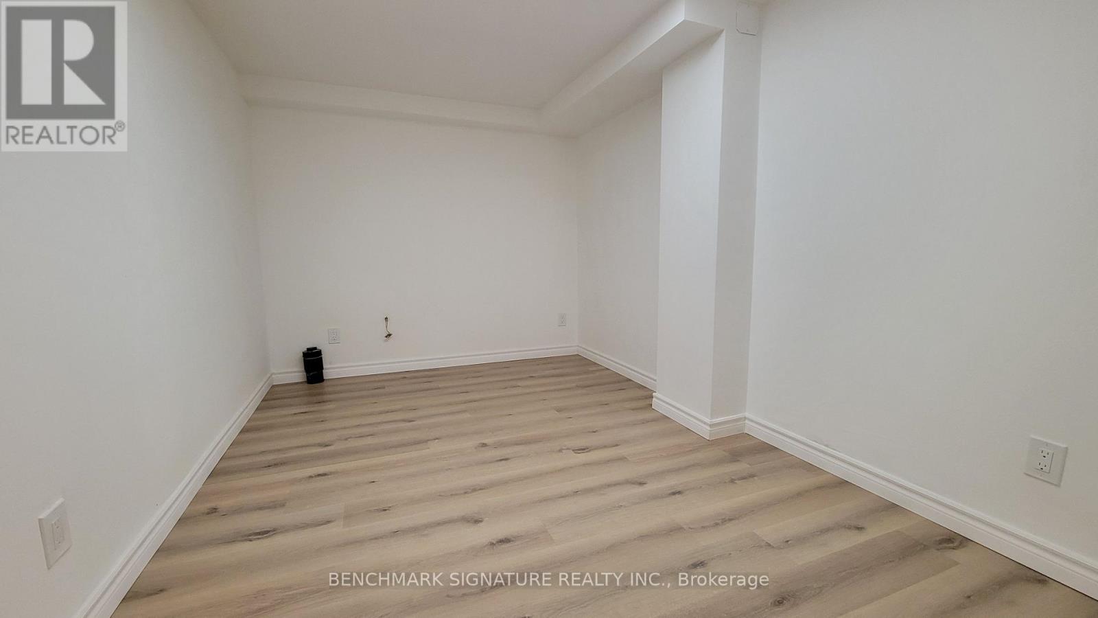 35 Wintermute Boulevard Property Photo 37