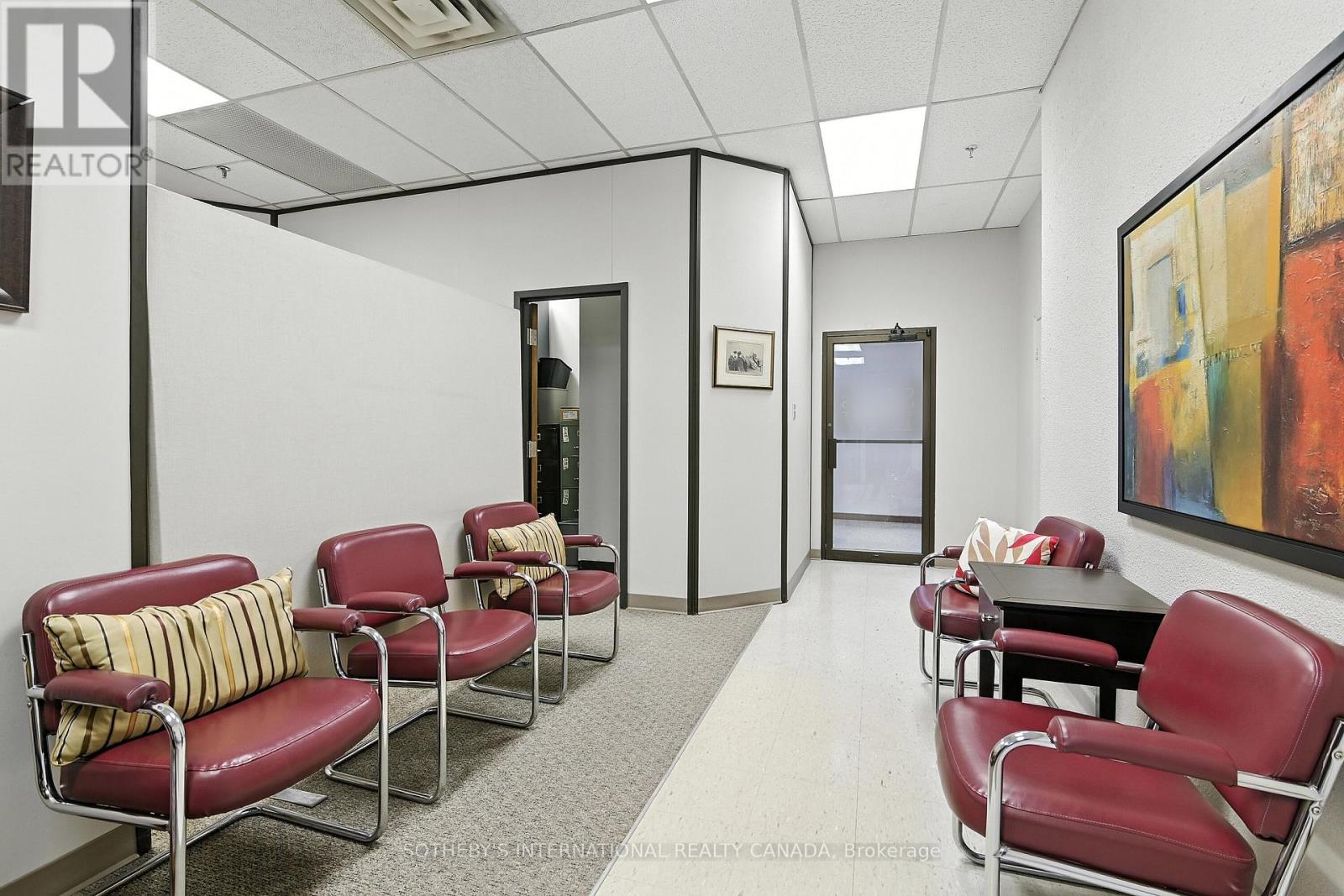 101 - 55 William Street E Property Photo 5