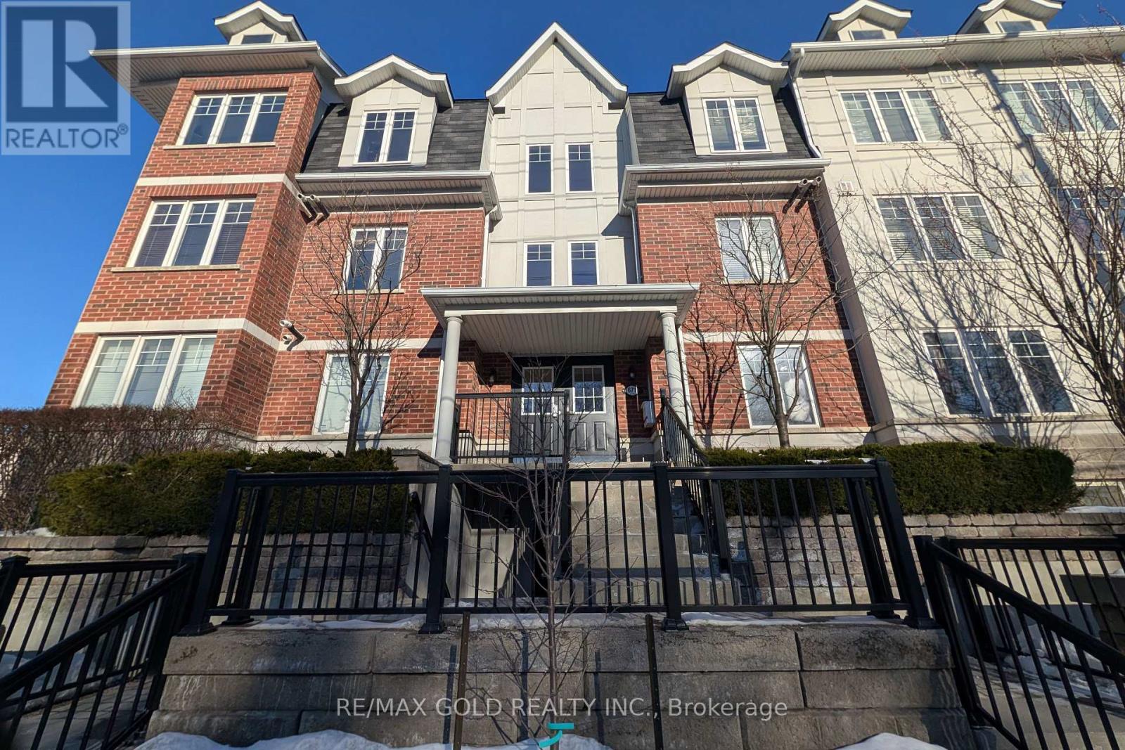 26 - 671A WARDEN AVENUE