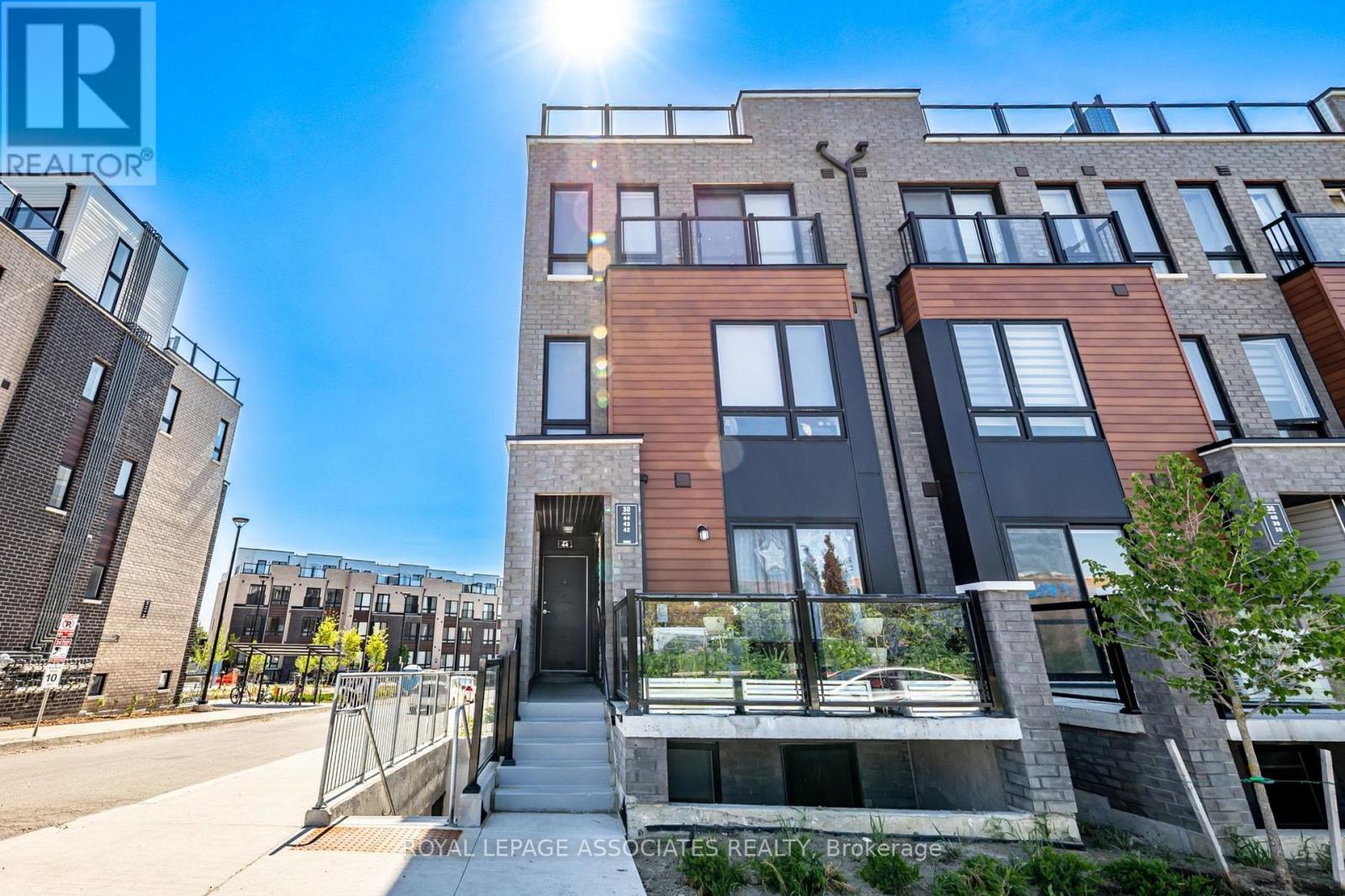 44 - 30 Liben Way Property Photo 1