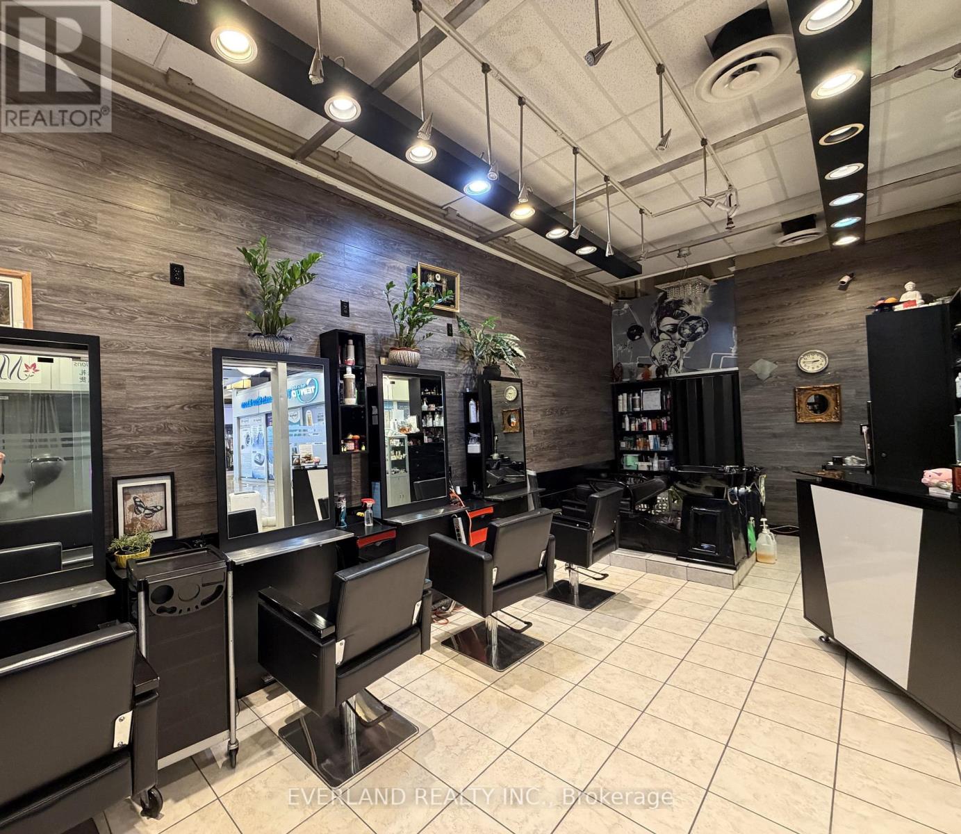 4675 Steeles Avenue East