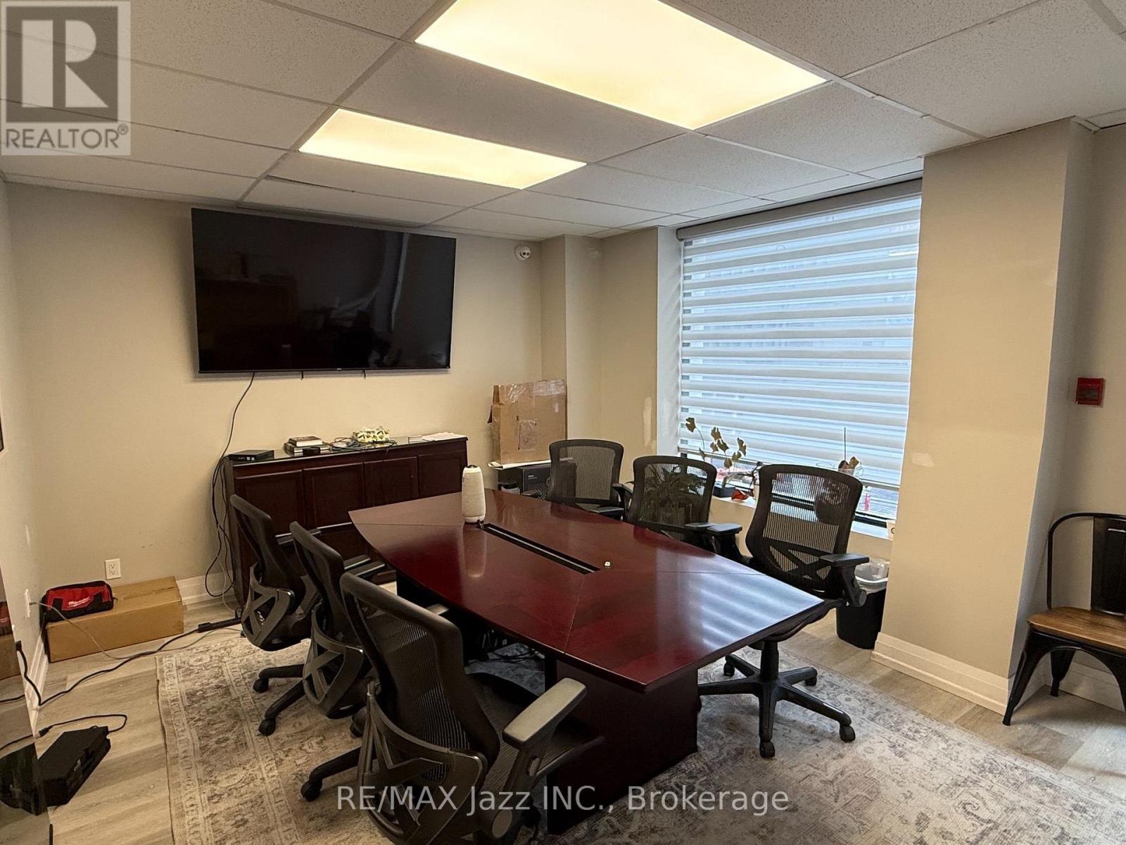 10 Centre Street N Property Photo 11