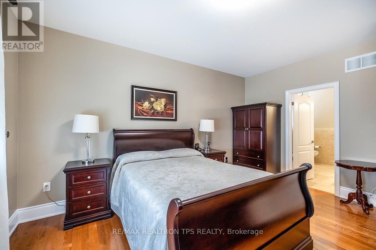 25 Leafield Drive Property Photo 16