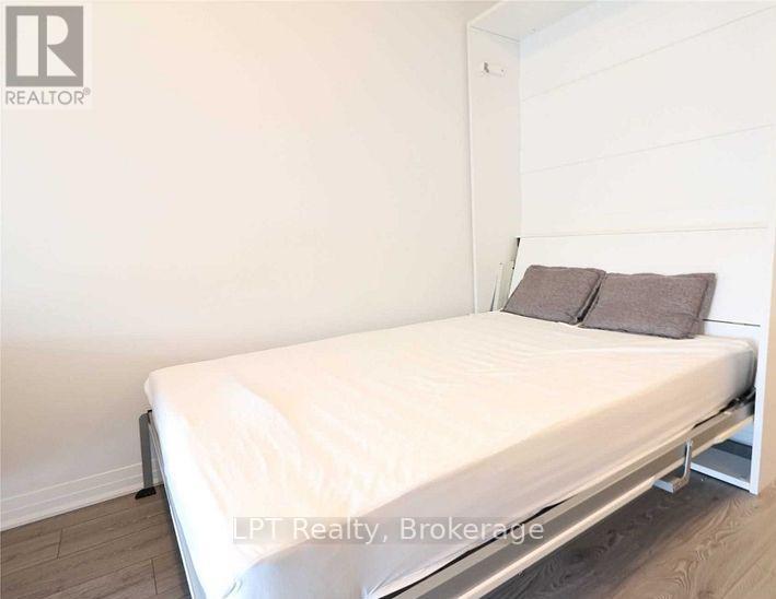 428 - 1900 Simcoe Street N Property Photo 6
