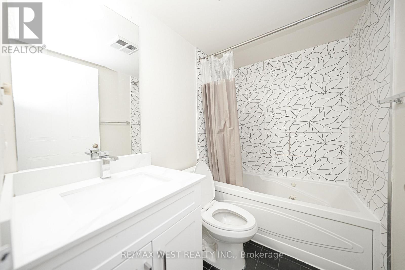 608 - 1470 Midland Avenue Property Photo 18