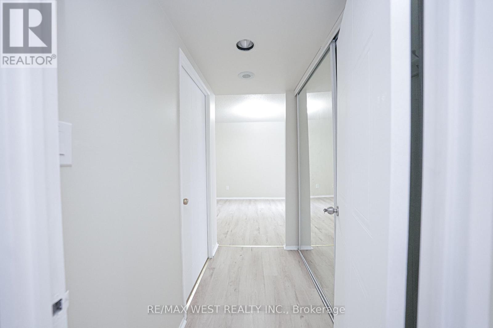 608 - 1470 Midland Avenue Property Photo 20