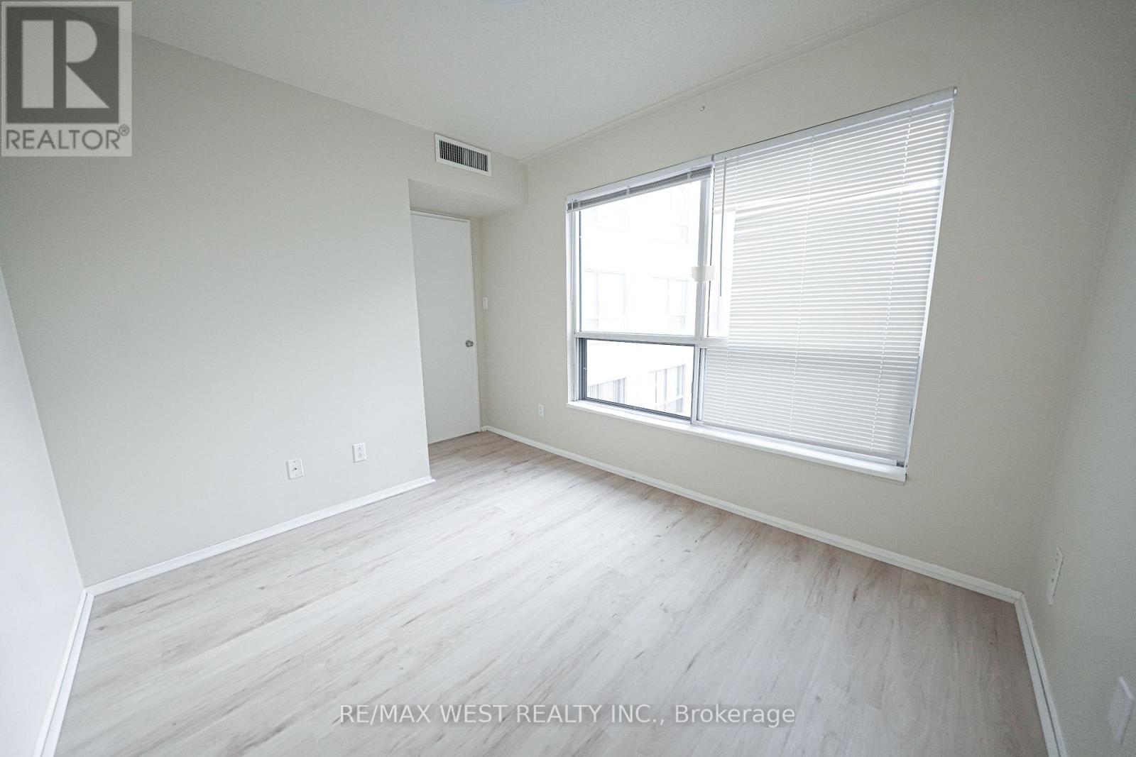 608 - 1470 Midland Avenue Property Photo 24