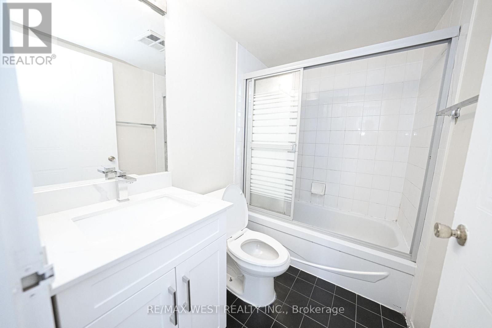 608 - 1470 Midland Avenue Property Photo 25