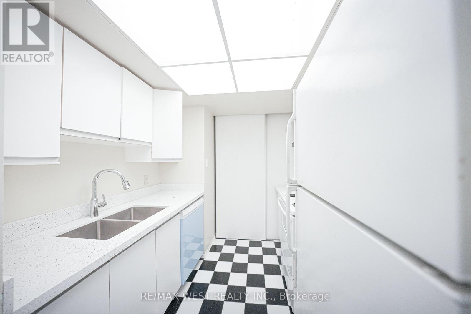 608 - 1470 Midland Avenue Property Photo 26