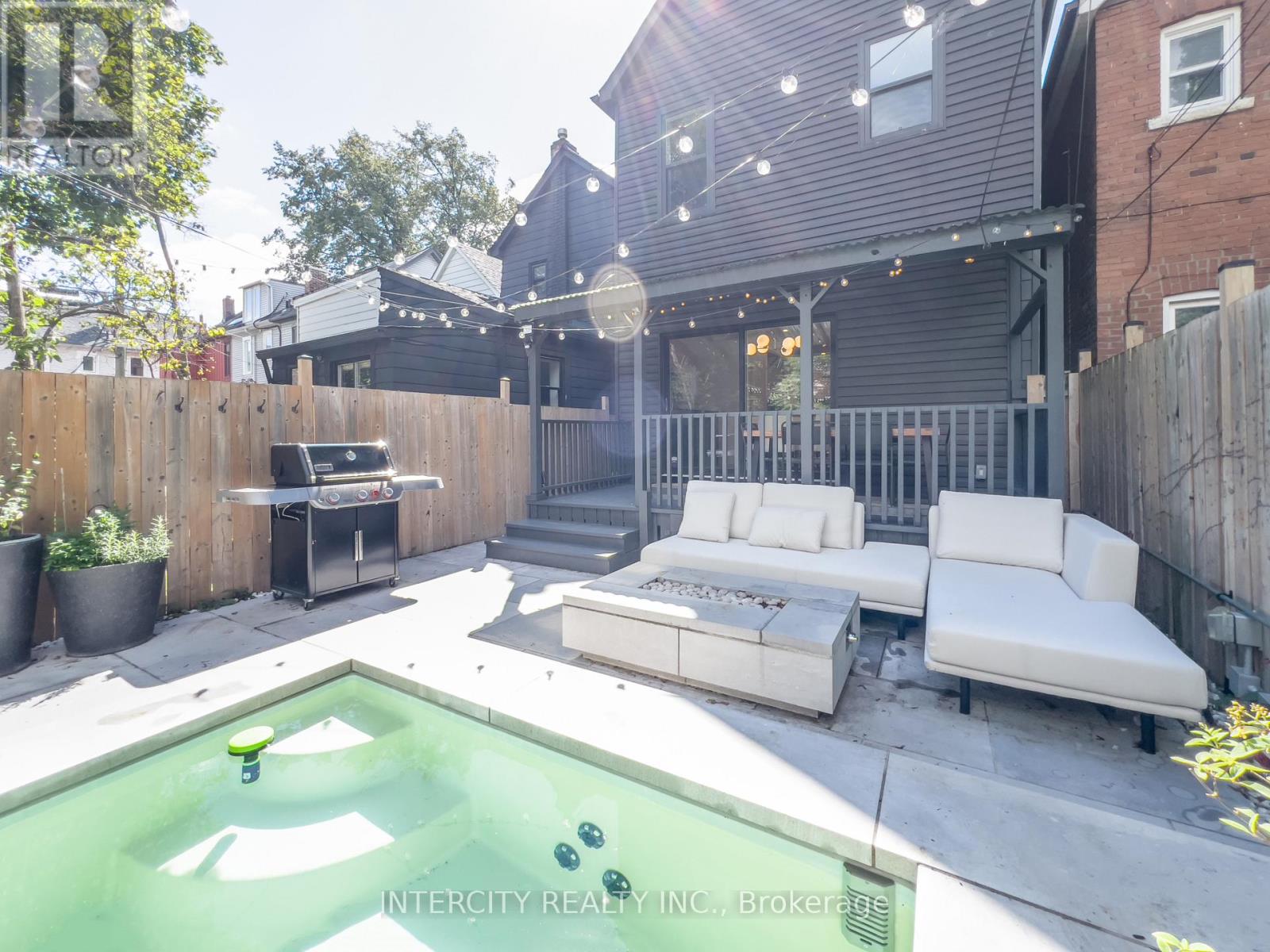 92 Dagmar Avenue Property Photo 12