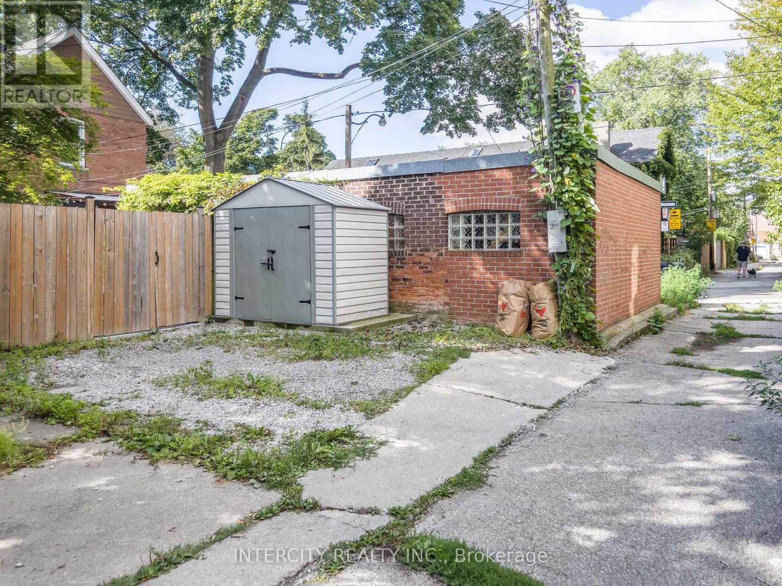 92 Dagmar Avenue Property Photo 21