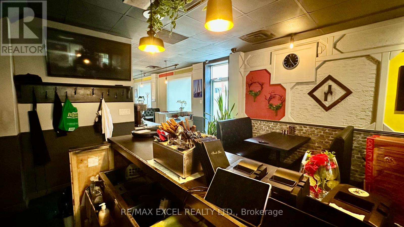 1201 Broadview Avenue Property Photo 10