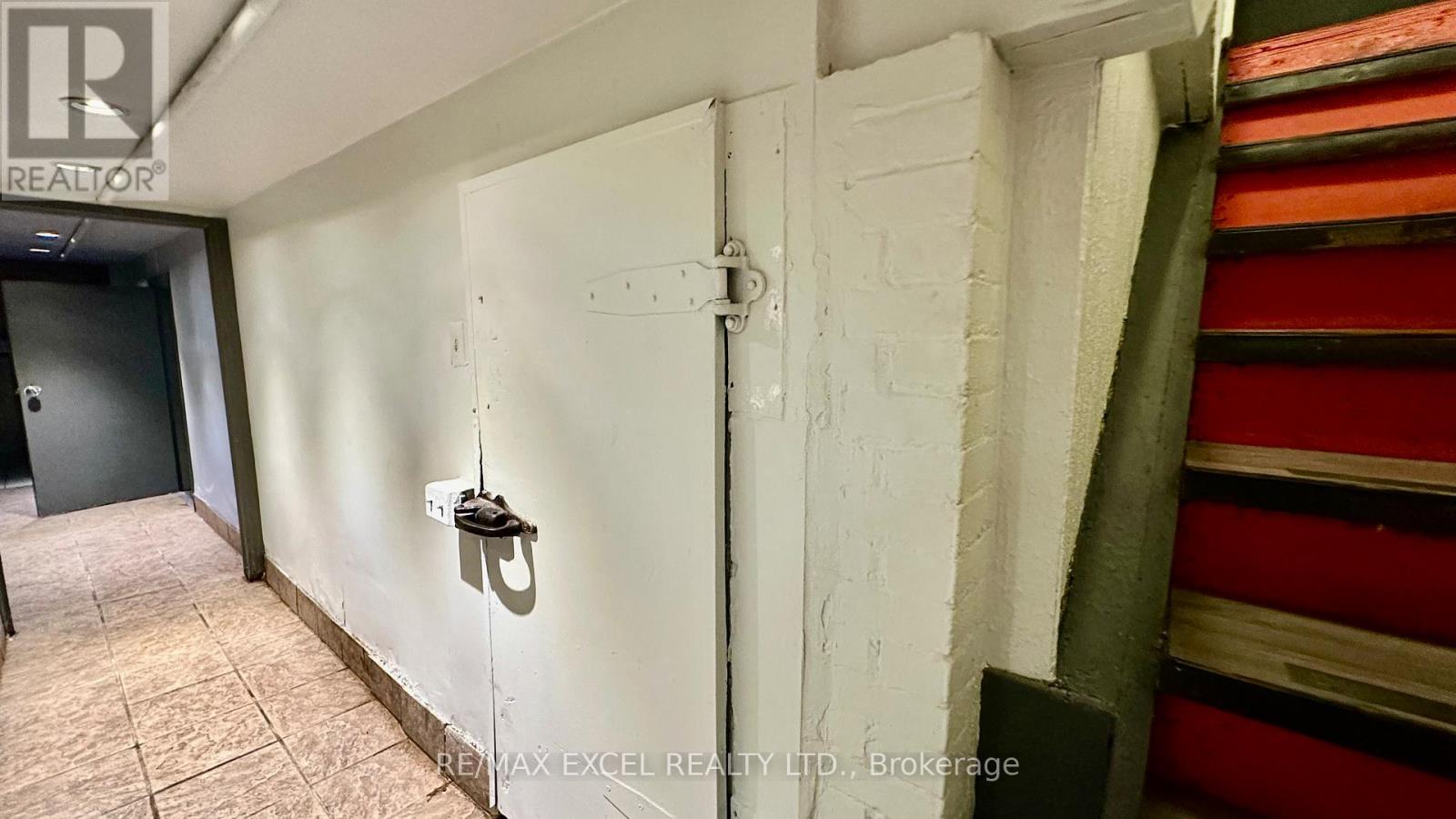 1201 Broadview Avenue Property Photo 11