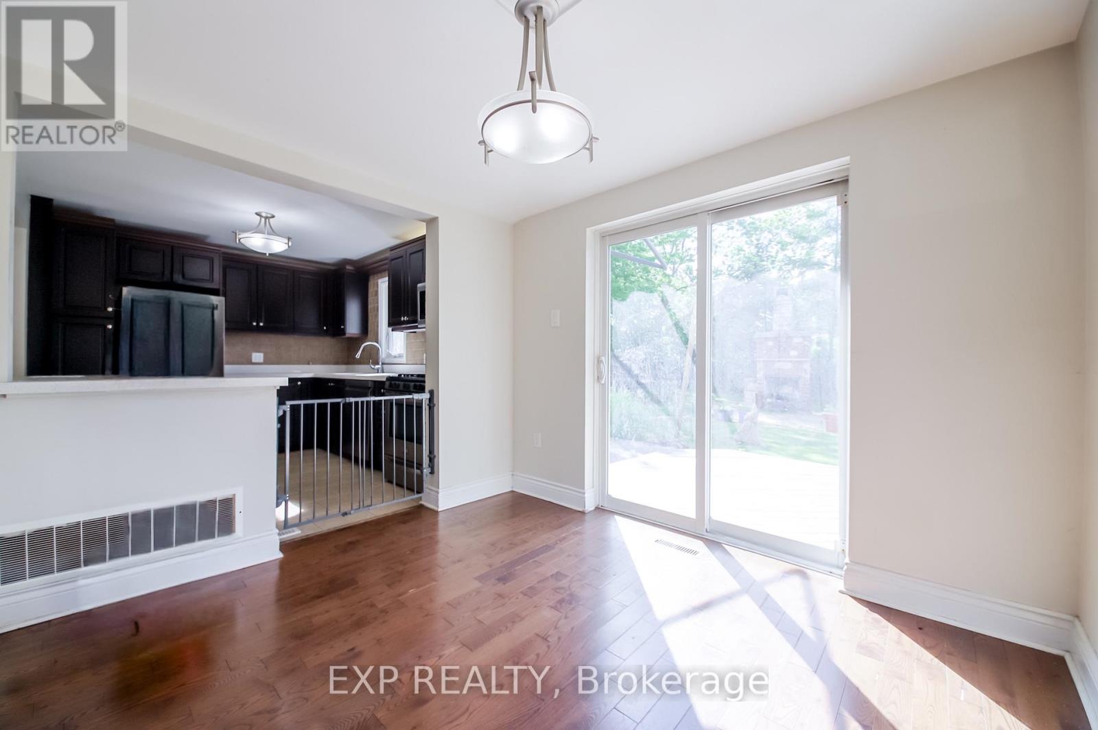 692 Sultana Square Property Photo 10