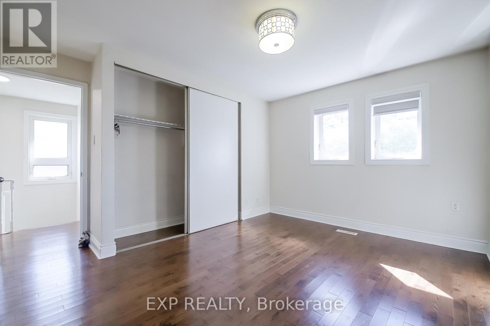 692 Sultana Square Property Photo 25