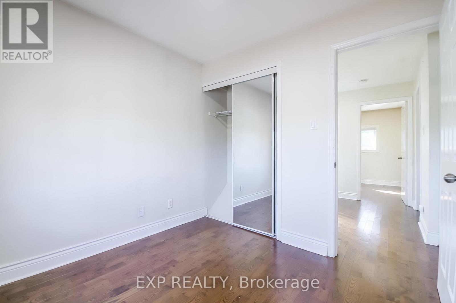 692 Sultana Square Property Photo 26