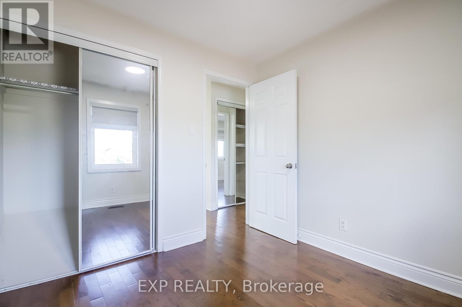 692 Sultana Square Property Photo 27