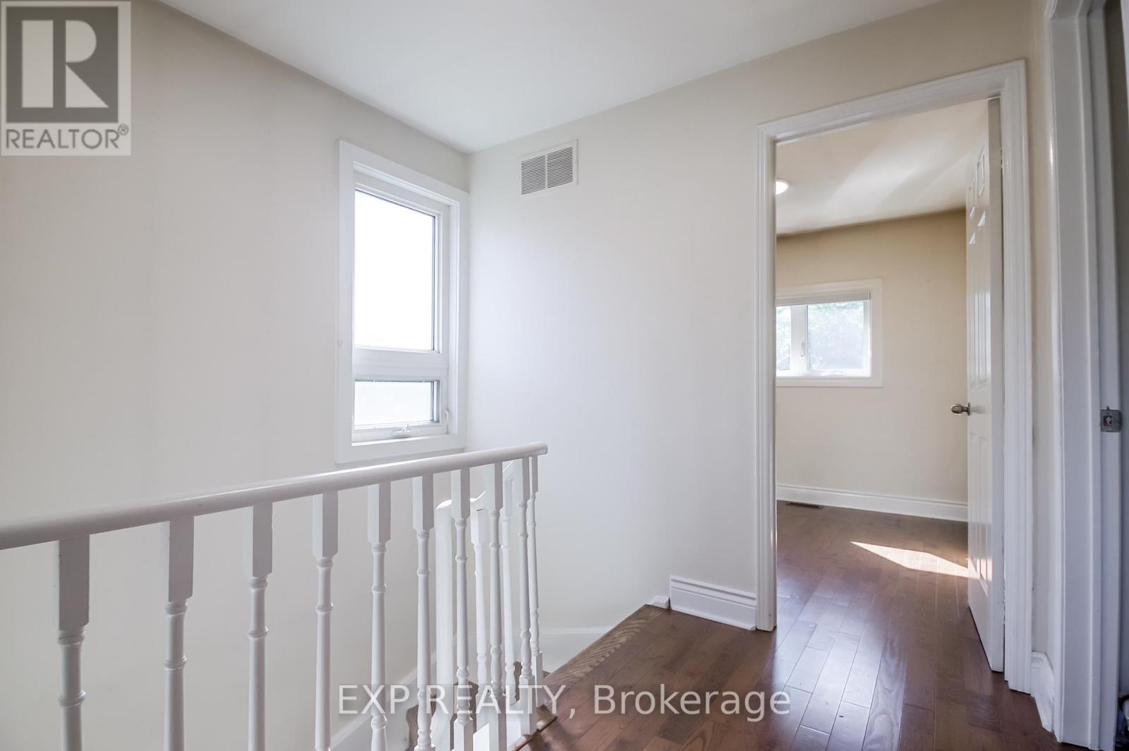 692 Sultana Square Property Photo 34
