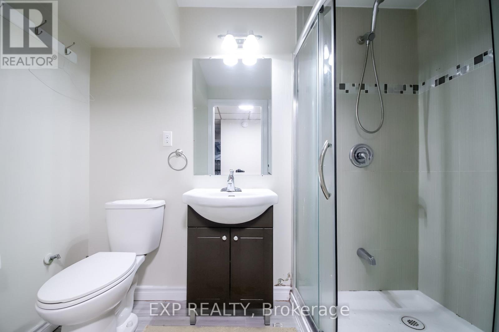 692 Sultana Square Property Photo 35