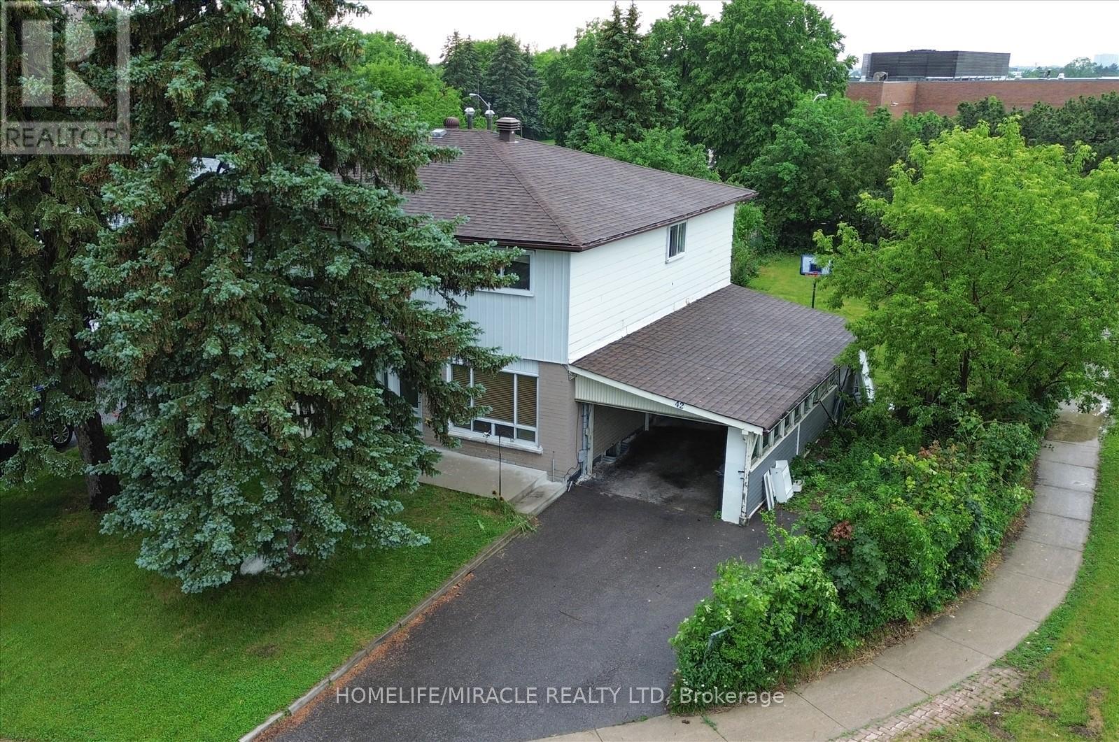 42 Nahanni Terrace Property Photo 2