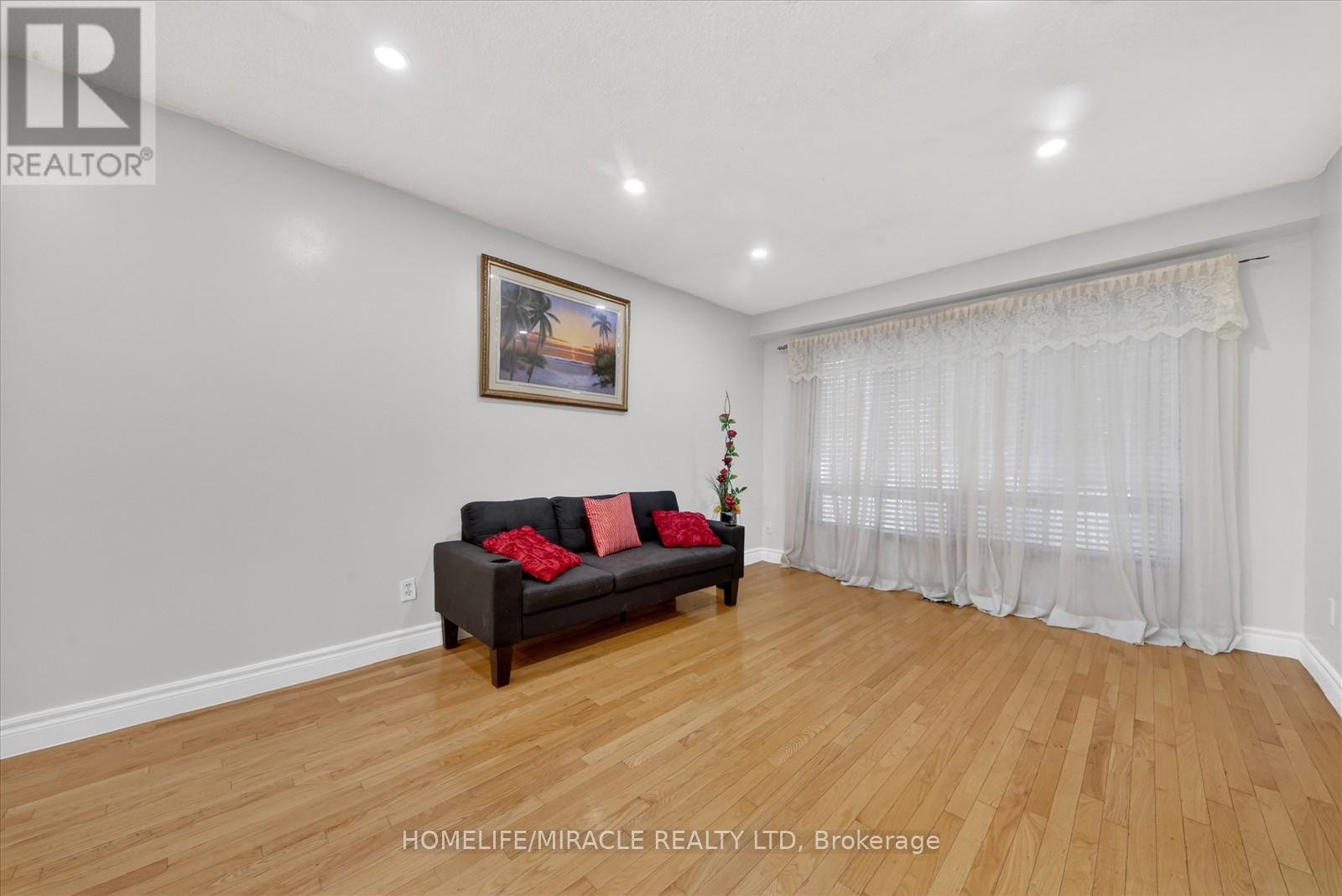 42 Nahanni Terrace Property Photo 10
