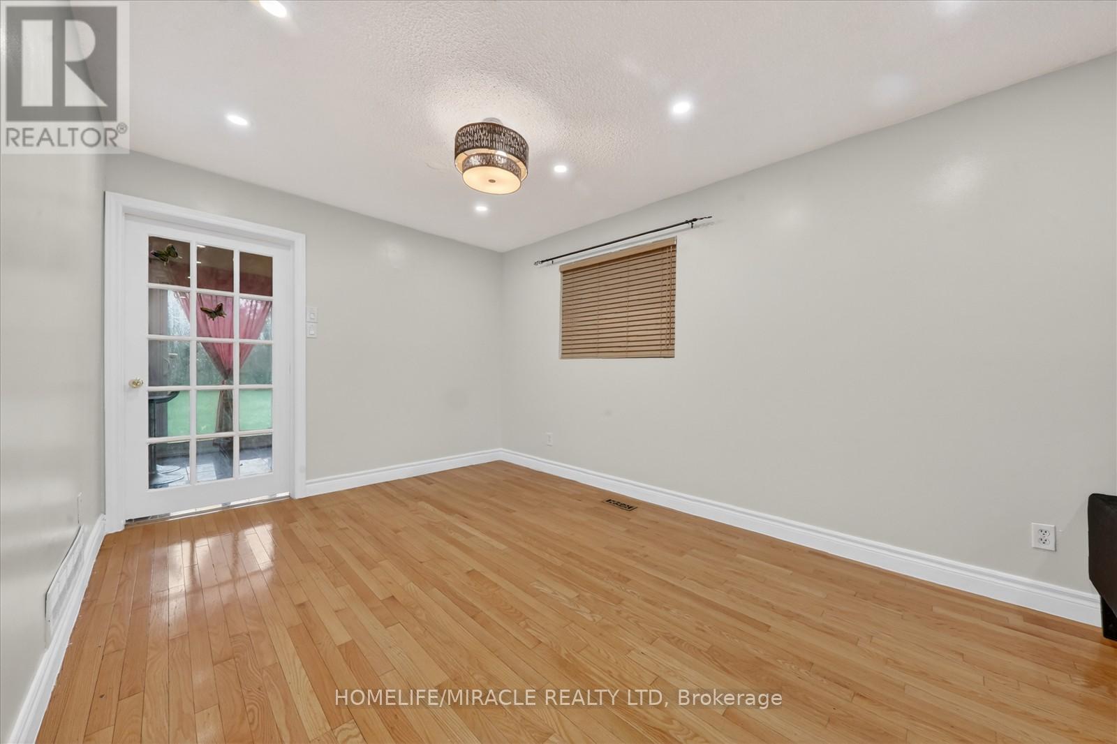42 Nahanni Terrace Property Photo 11