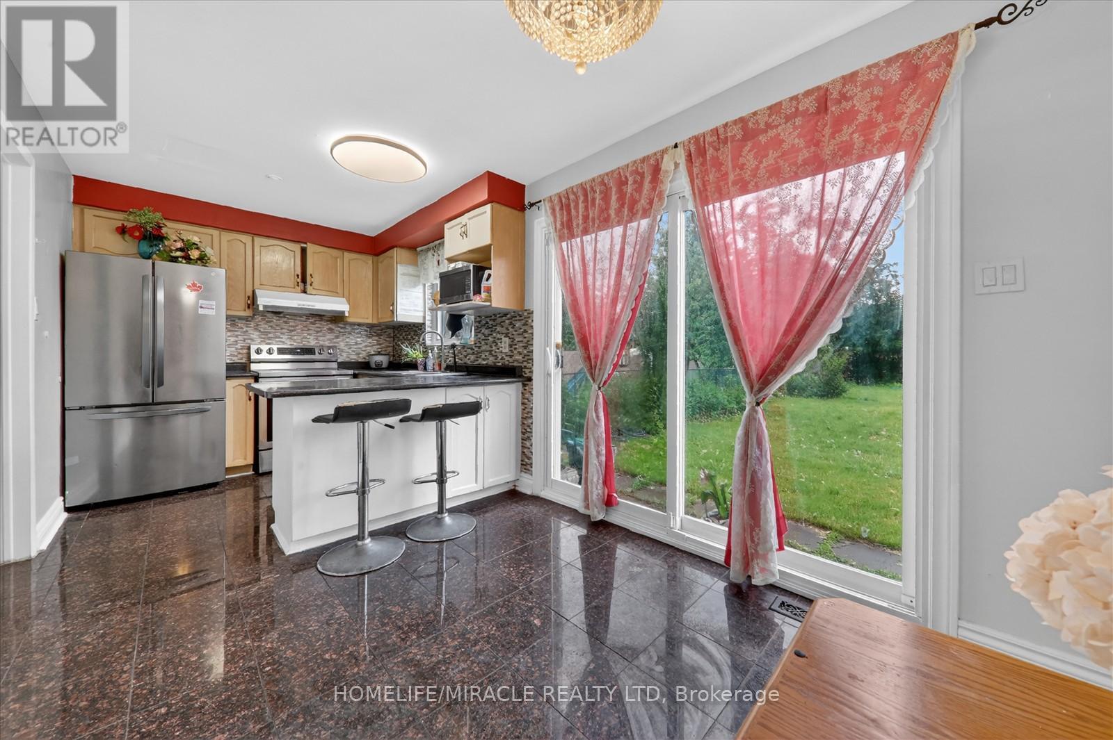42 Nahanni Terrace Property Photo 14