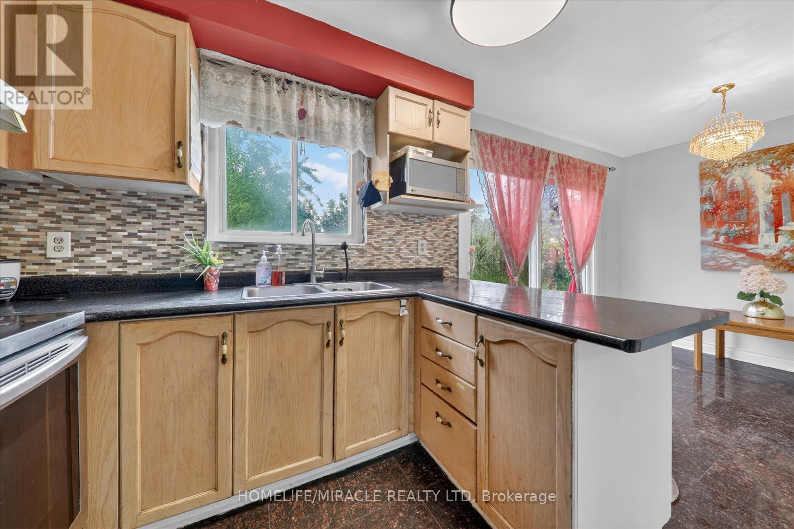 42 Nahanni Terrace Property Photo 17