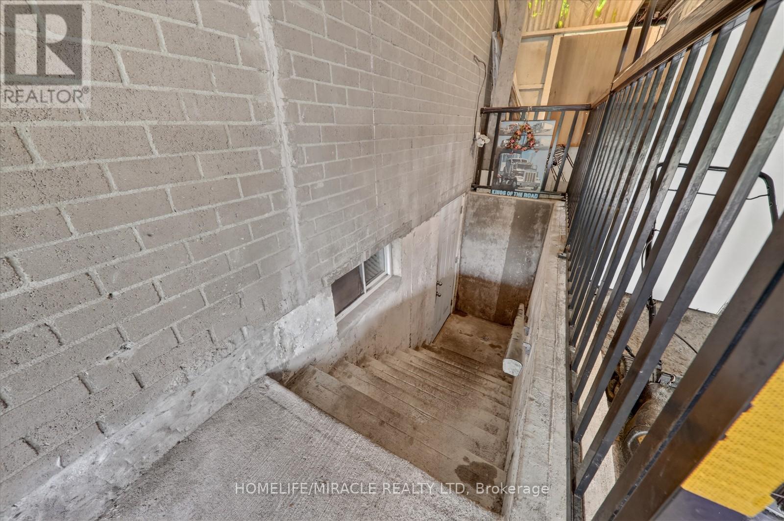 42 Nahanni Terrace Property Photo 36