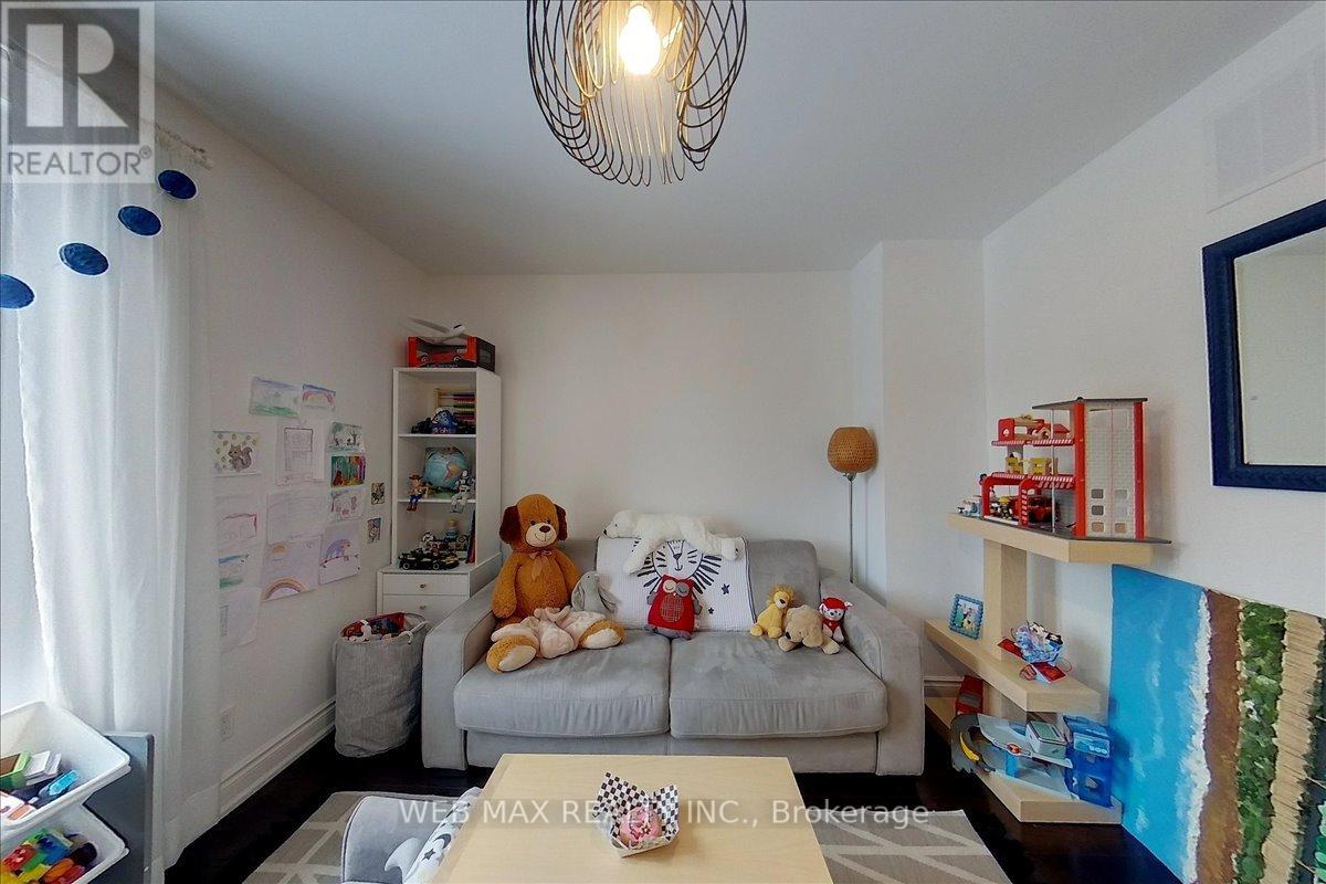 173 Milverton Boulevard Property Photo 23