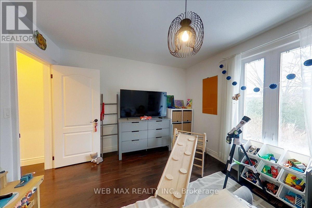 173 Milverton Boulevard Property Photo 25