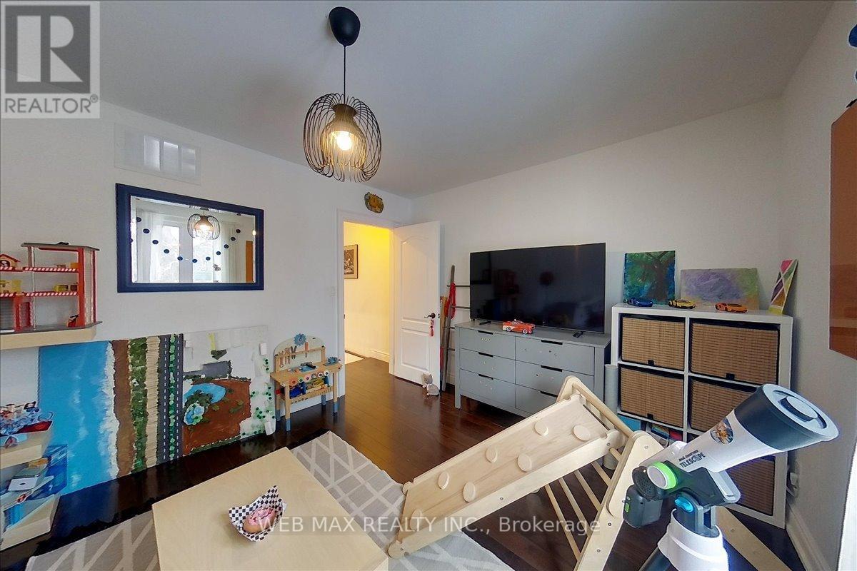 173 Milverton Boulevard Property Photo 26