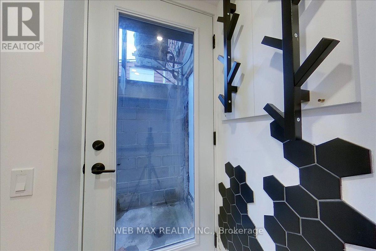 173 Milverton Boulevard Property Photo 40