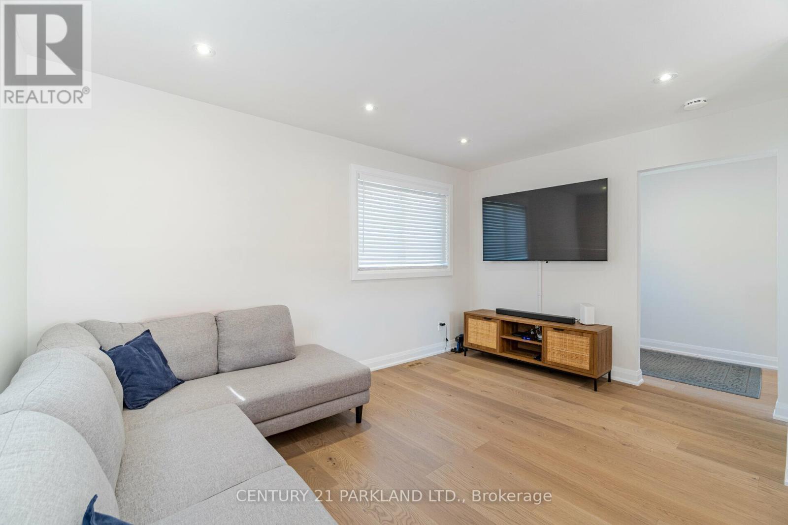 21 Heda Court Property Photo 4