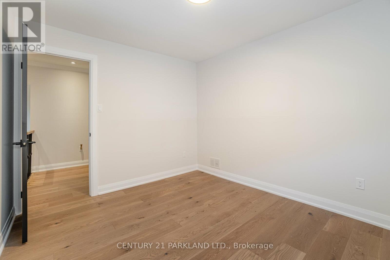 21 Heda Court Property Photo 32