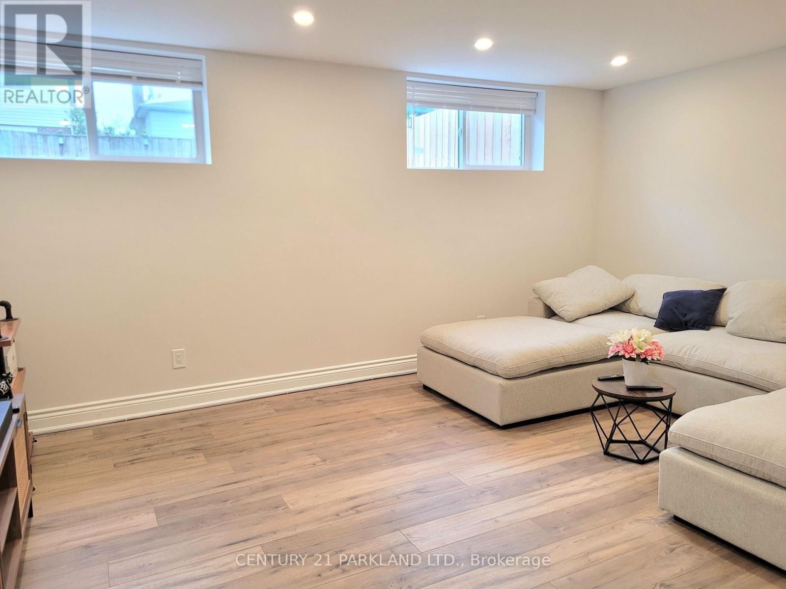 21 Heda Court Property Photo 38