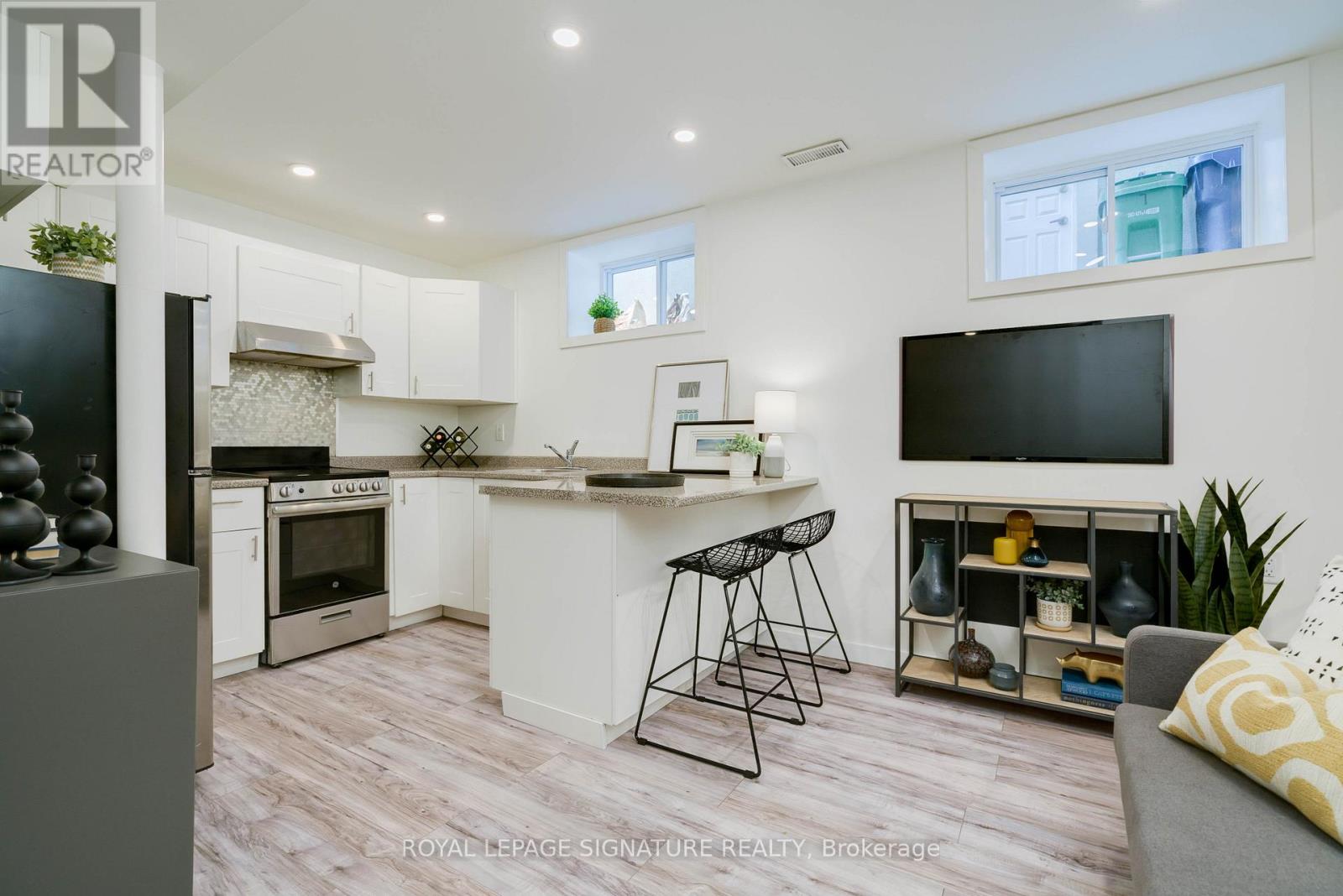 LOWER - 27 COLERIDGE AVENUE