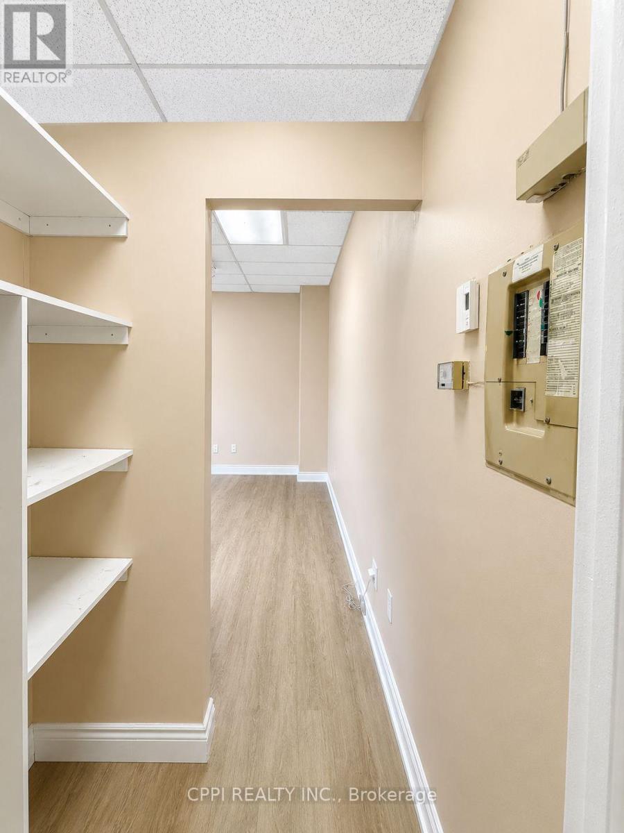 6 - 153 Brock Street N Property Photo 13