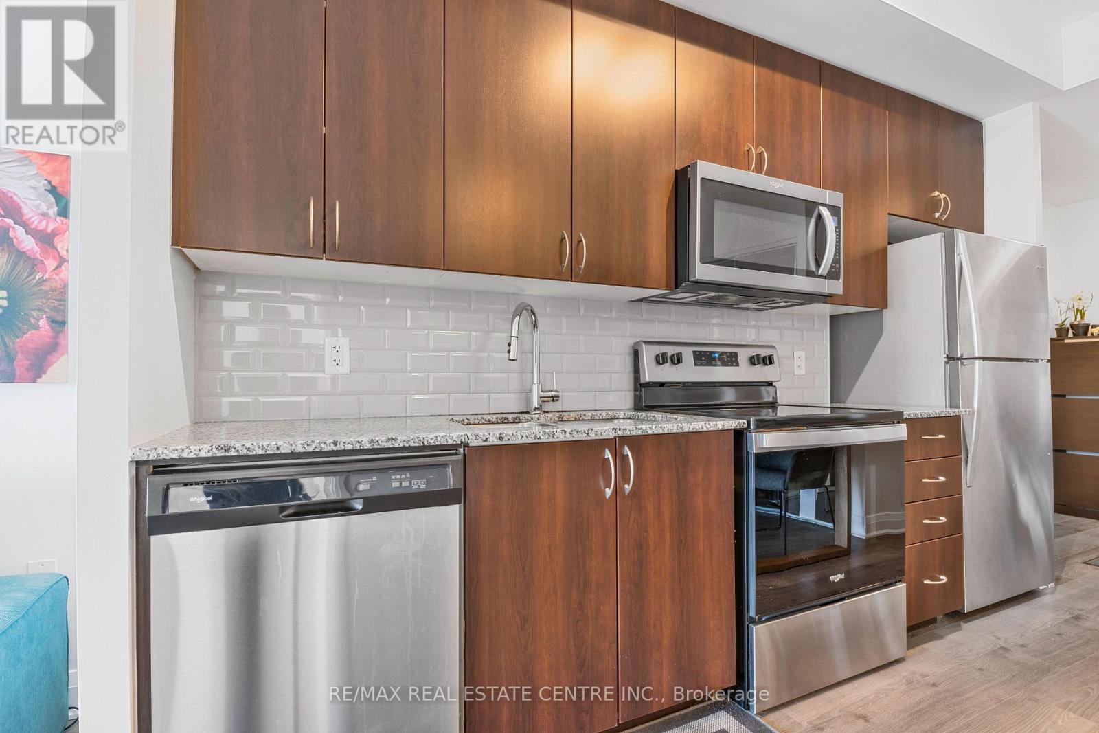 309 - 3220 Sheppard Avenue E Property Photo 32