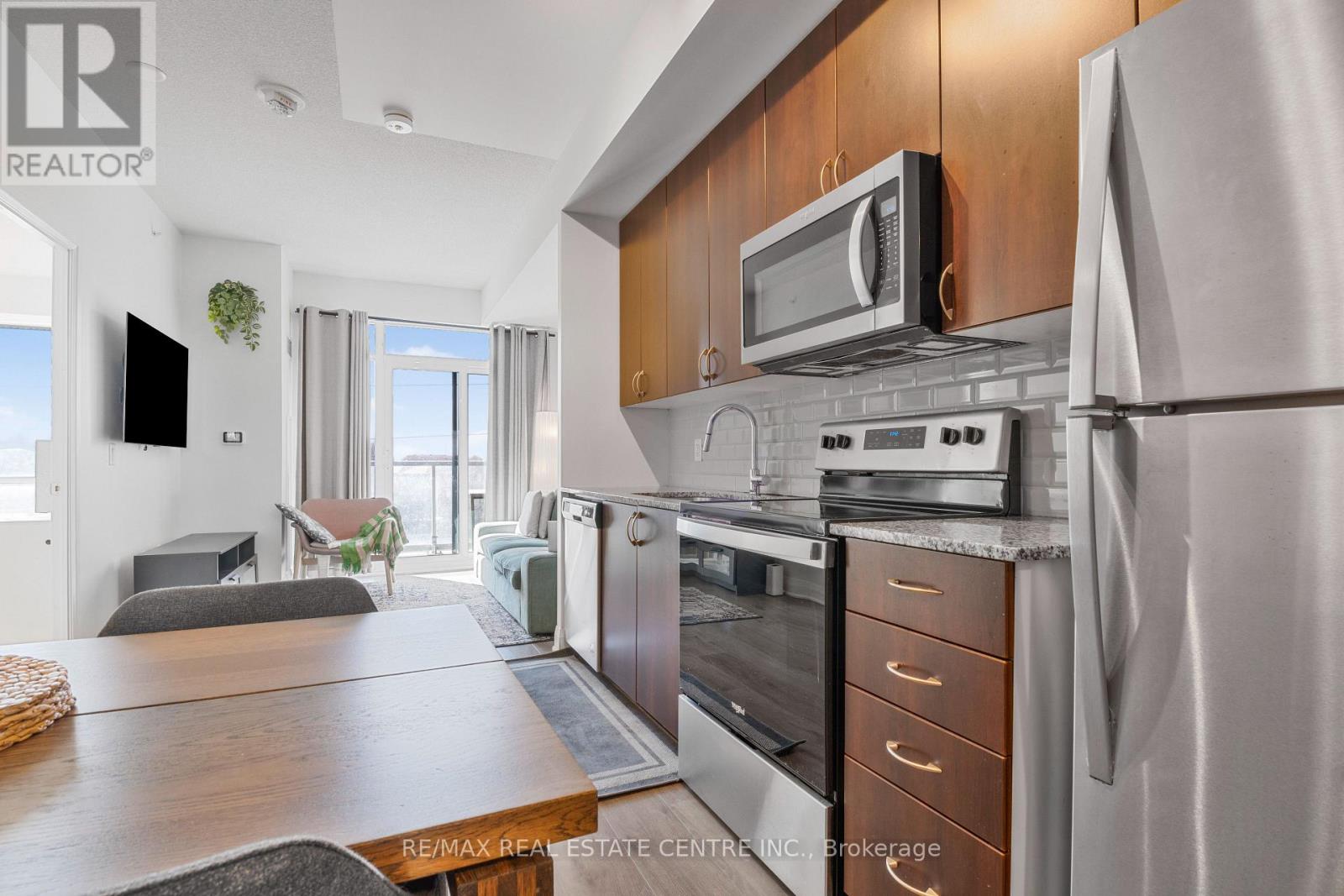 309 - 3220 Sheppard Avenue E Property Photo 40